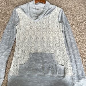 Women’s long sleeve top